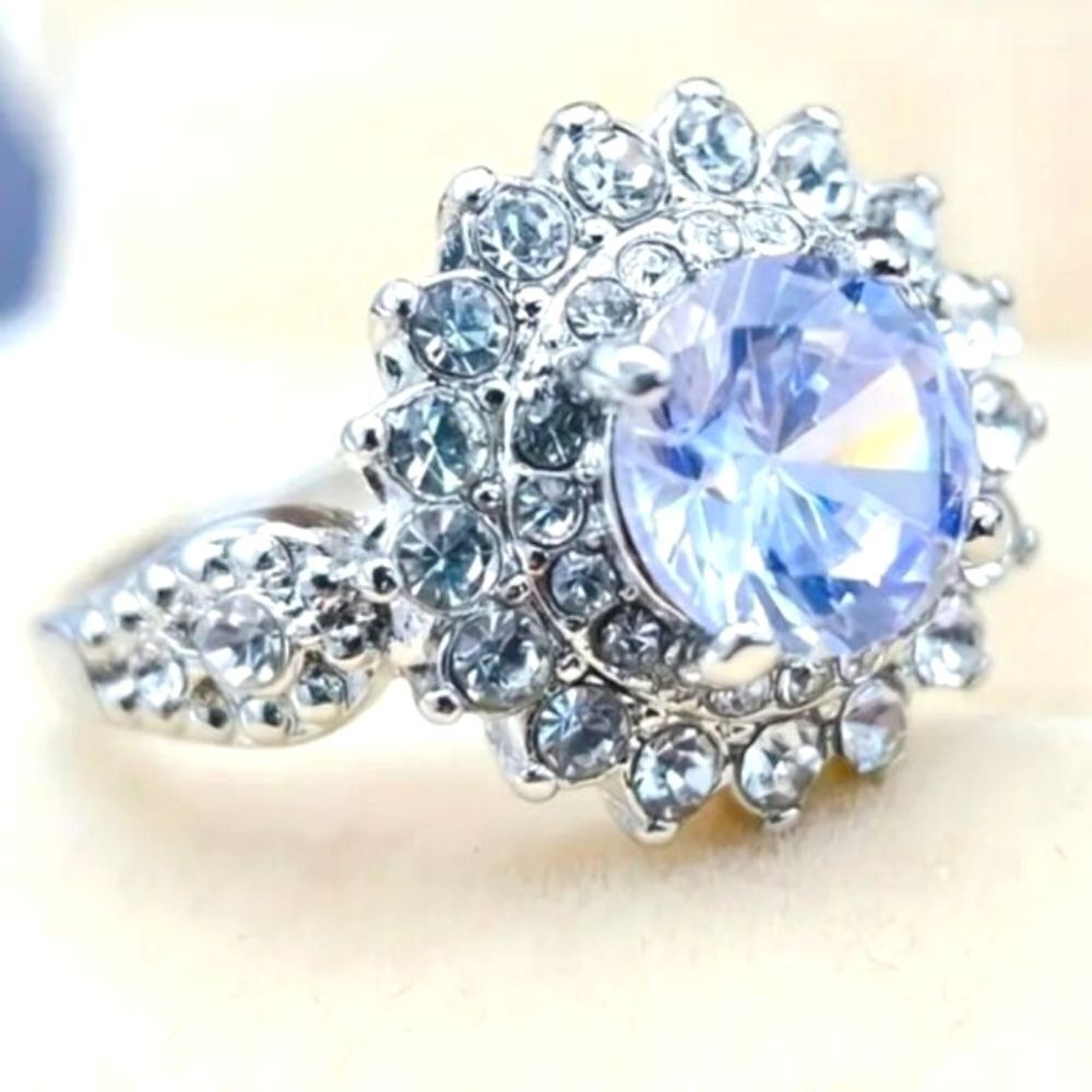 Elegant Round Shaped diamond Ring